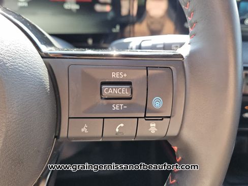 Used 2025 Nissan Kicks SR FWD image 13