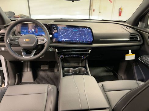 New 2026 Chevrolet Traverse LT w/ Sun and Wheel Package image 14