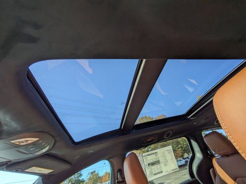 New 2026 Chrysler Pacifica Pinnacle image 24