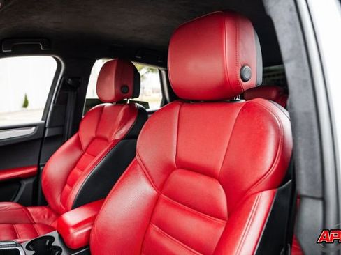 Used 2015 Porsche Macan Turbo image 25