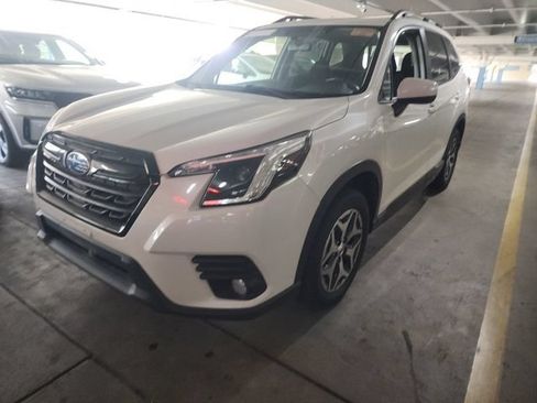 Used 2023 Subaru Forester Premium AWD/4WD image 4