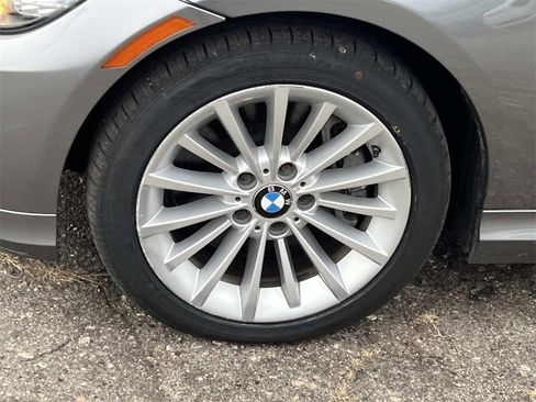 Used 2010 BMW 335i xDrive Sedan image 25