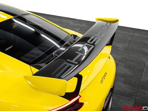 Used 2019 Porsche 911 GT2 RS RWD image 25