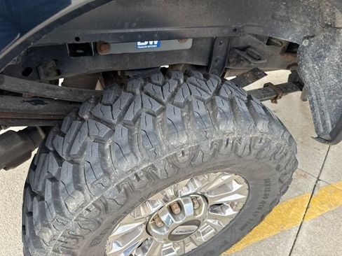 Used 2018 Ford F250 XLT w/ XLT Premium Package AWD/4WD image 6