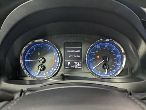 Used 2018 Toyota Corolla LE image 14