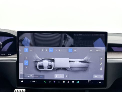 Used 2022 Tesla Model S image 25