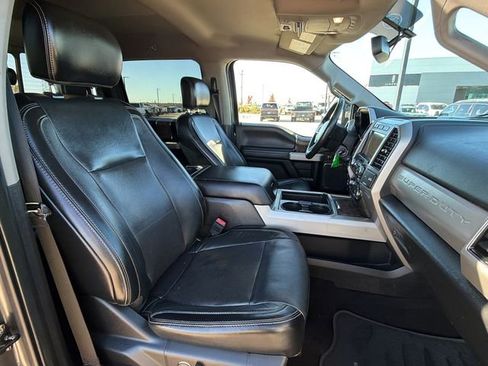 Used 2019 Ford F250 Lariat w/ Lariat Value Package image 12