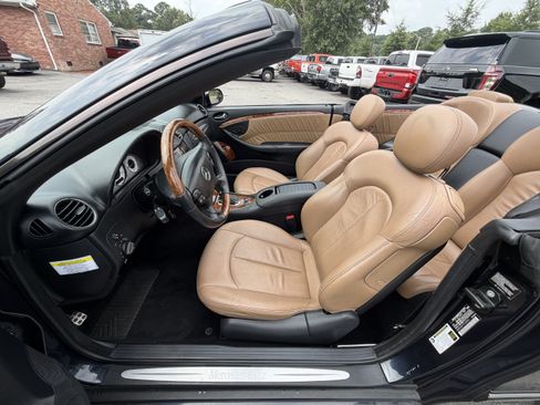 Used 2009 Mercedes-Benz CLK 350 Cabriolet image 13