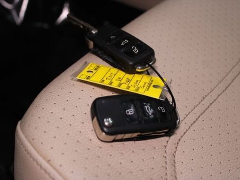 Used 2017 Volkswagen Passat 1.8T R-Line image 14