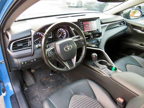 Used 2023 Toyota Camry SE w/ Convenience Package image 12