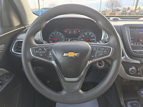 Used 2021 Chevrolet Equinox LS w/ LS Convenience Package image 15