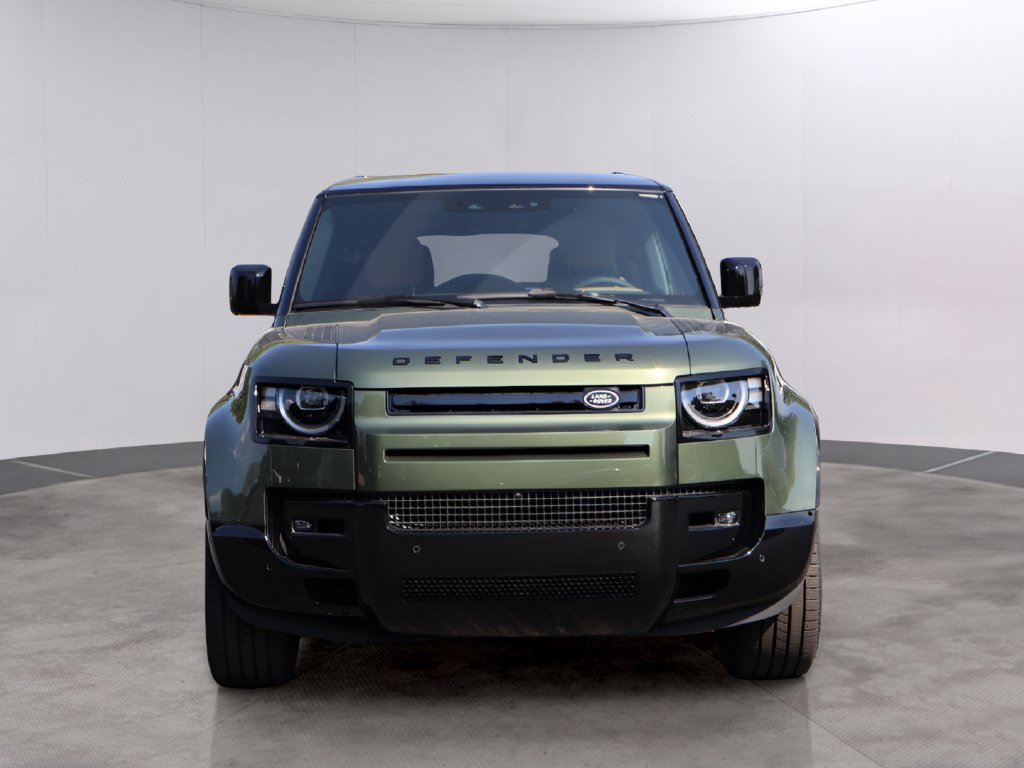New 2026 Land Rover Defender 130 X-Dynamic SE AWD/4WD image 2