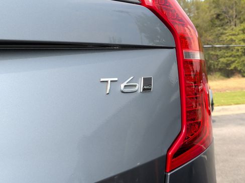 Used 2017 Volvo XC90 T6 Momentum w/ Vision Package AWD/4WD image 11