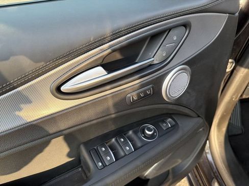 Used 2023 Alfa Romeo Stelvio Veloce AWD/4WD image 16