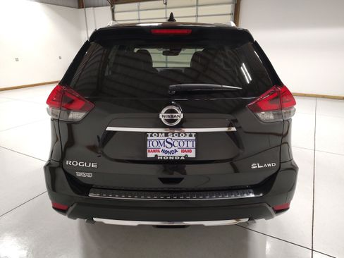 Used 2017 Nissan Rogue SL w/ SL Premium Package AWD/4WD image 13