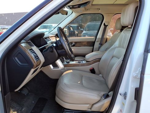 Used 2020 Land Rover Range Rover HSE image 13