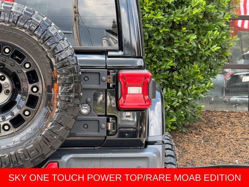 Used 2019 Jeep Wrangler Unlimited Sahara w/ Quick Order Package 24M Moab AWD/4WD image 16