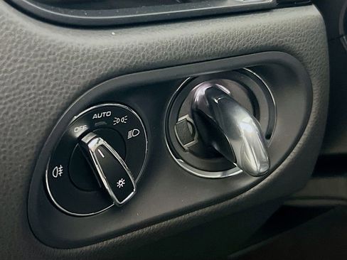 New 2026 Porsche Macan Base image 11