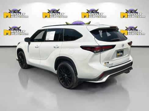 Used 2024 Toyota Highlander XSE AWD/4WD image 7