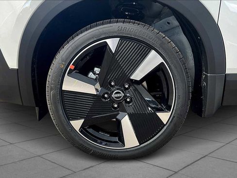 New 2026 Nissan Kicks SR w/ SR Premium Package AWD/4WD image 9