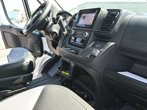 Used 2026 RAM ProMaster 2500 w/ Convenience Group FWD image 17