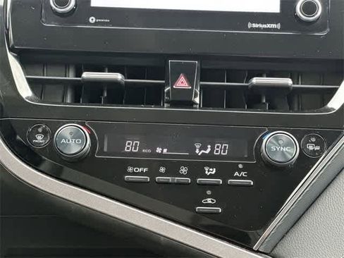 Used 2024 Toyota Camry SE image 13