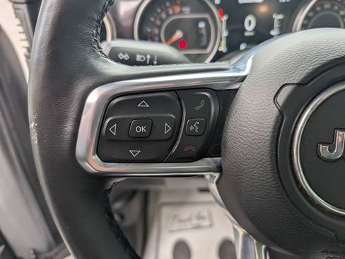 Used 2021 Jeep Wrangler Unlimited Sahara AWD/4WD image 16