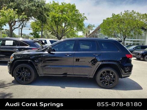 Used 2020 Jeep Grand Cherokee Altitude AWD/4WD image 3