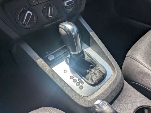 Used 2014 Volkswagen Jetta SE FWD image 24