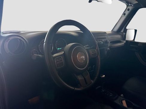 Used 2018 Jeep Wrangler Unlimited Sport w/ Connectivity Group AWD/4WD image 9