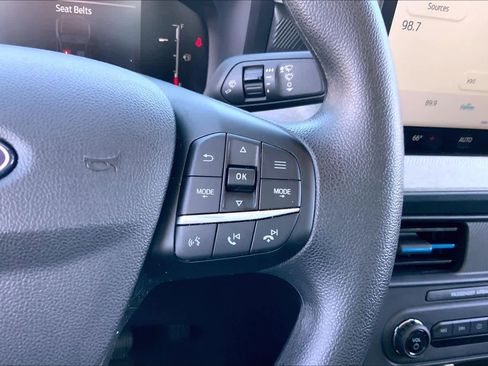 Used 2025 Ford Maverick XLT w/ Equipment Group 302A image 24