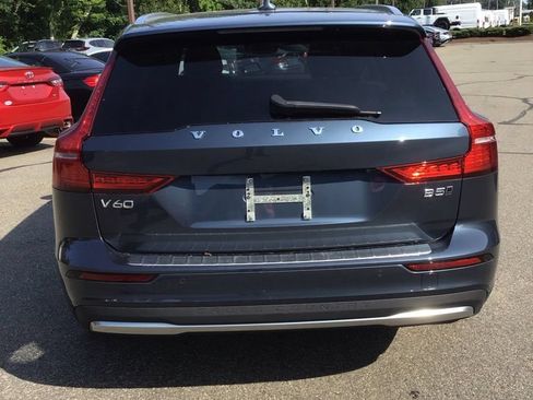 Used 2025 Volvo V60 B5 Cross Country Plus AWD/4WD image 4