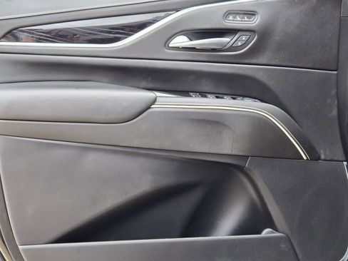 Certified 2024 Cadillac Escalade ESV V w/ LPO, ONYX Package image 25