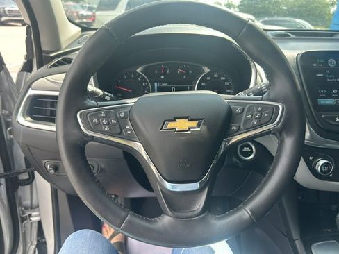 Used 2018 Chevrolet Equinox Premier FWD image 19