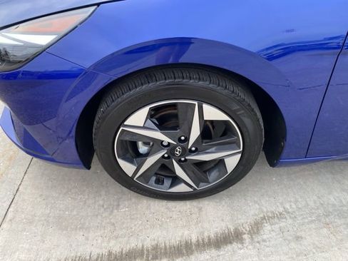 Used 2023 Hyundai Elantra SEL w/ Convenience Package image 10