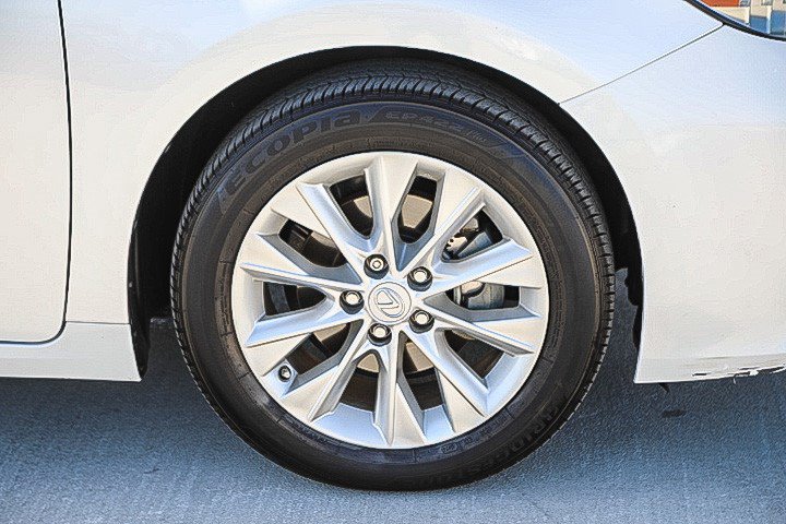 Used 2014 Lexus ES 300h w/ Premium Package w/Bamboo Trim FWD image 10
