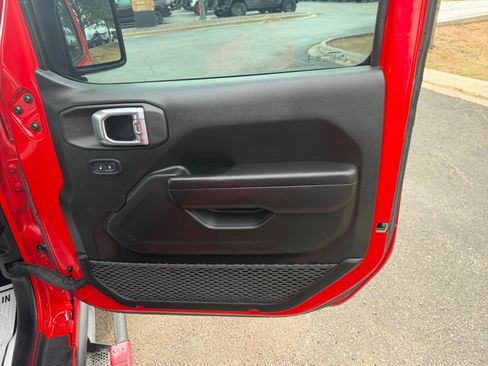 Used 2021 Jeep Wrangler Sport image 16