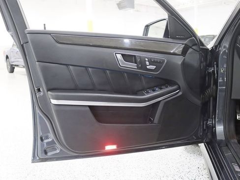 Used 2014 Mercedes-Benz E 63 AMG 4MATIC Sedan image 33