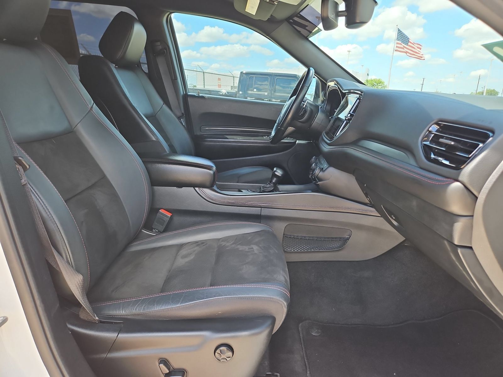 Used 2022 Dodge Durango R/T w/ Blacktop Package RWD image 25