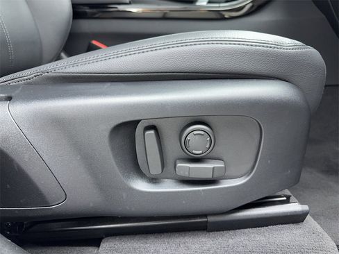 Used 2025 Land Rover Range Rover Velar Dynamic SE image 43