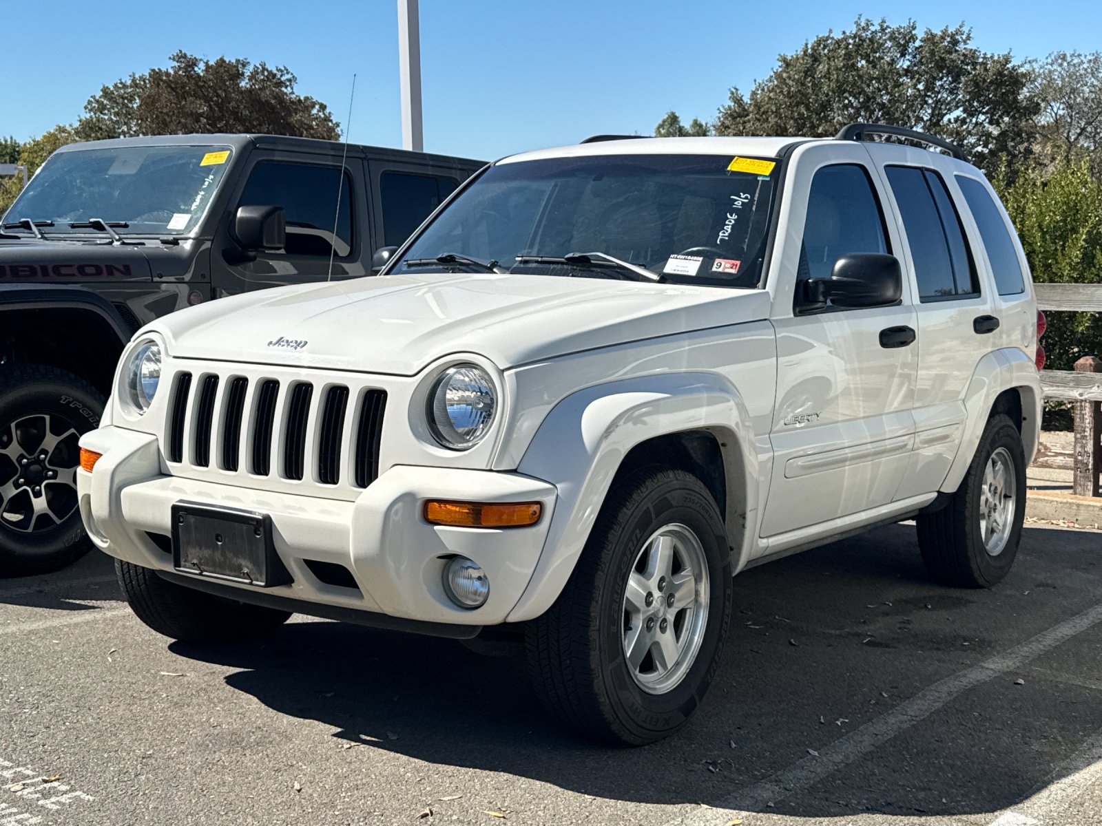 Used 2004 Jeep Liberty Limited w/ Trailer Tow Group AWD/4WD image 2
