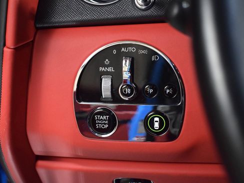 Certified 2022 Rolls-Royce Cullinan w/ Dynamic Package image 31