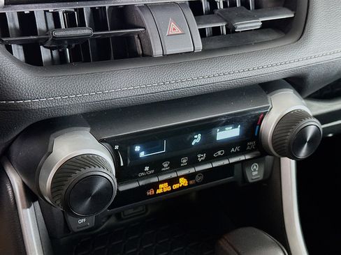 Used 2024 Toyota RAV4 LE image 23