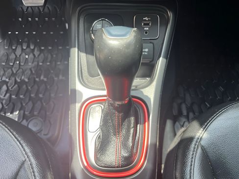 Used 2020 Jeep Compass Trailhawk AWD/4WD image 30