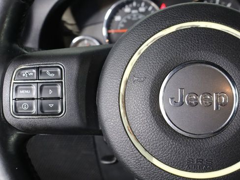 Used 2012 Jeep Wrangler Unlimited Sahara w/ Connectivity Group AWD/4WD image 8