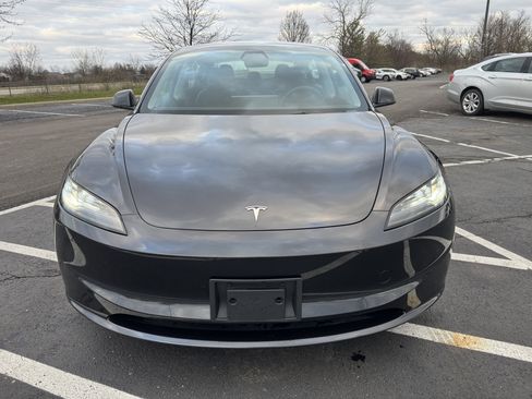Used 2024 Tesla Model 3 Standard Range image 8