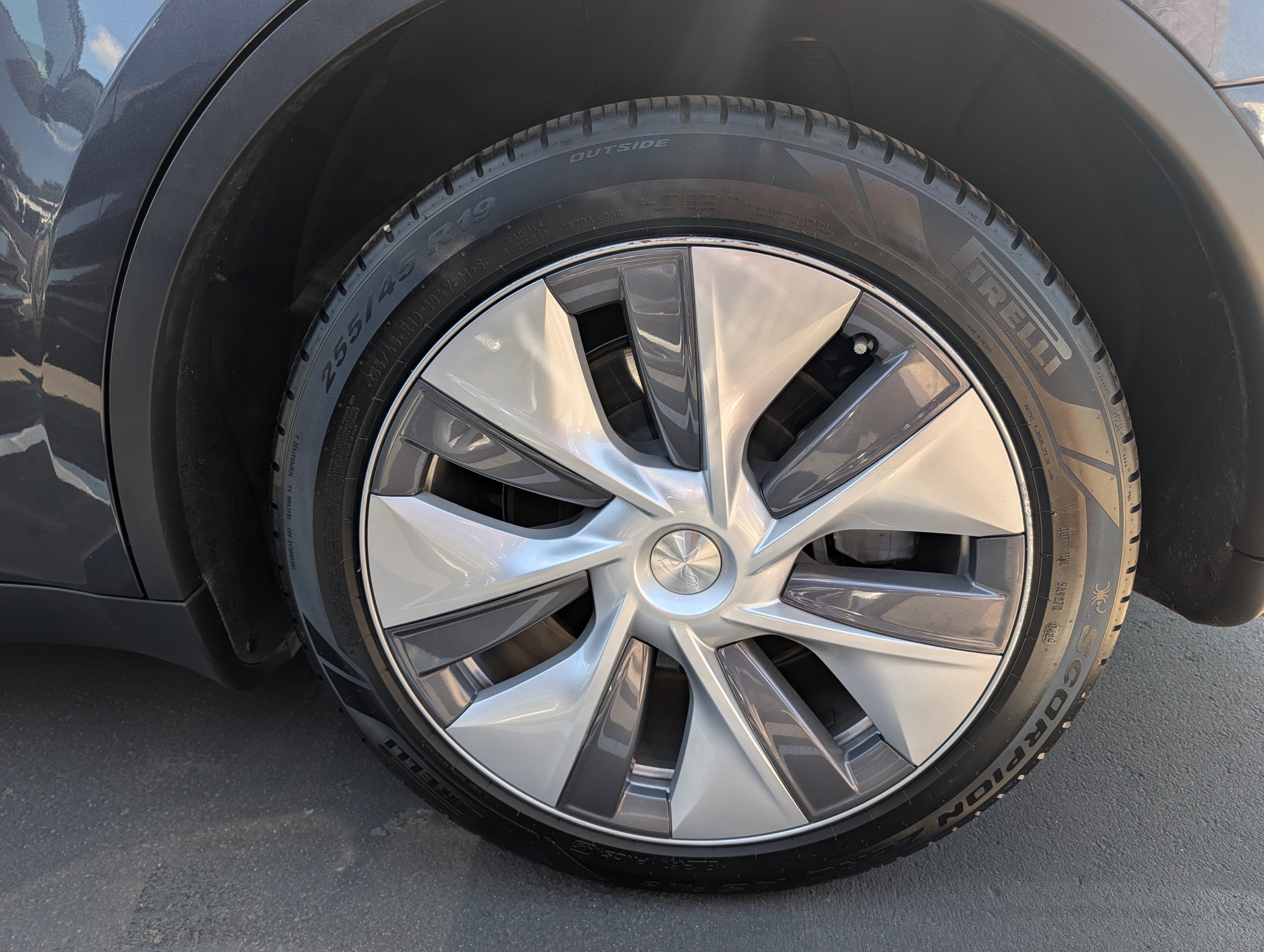 Used 2024 Tesla Model Y Long Range AWD/4WD image 15