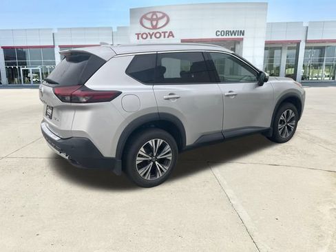Used 2021 Nissan Rogue SV w/ Premium Package AWD/4WD image 5