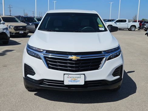 Used 2022 Chevrolet Equinox LS w/ LS Convenience Package image 8