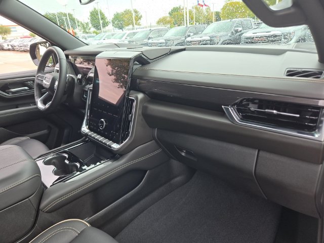 Used 2026 GMC Yukon Elevation RWD image 27